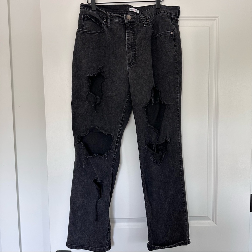 Riders by Lee (16) Black Majorly Distressed Classic Fit Straight Leg- Streetwear